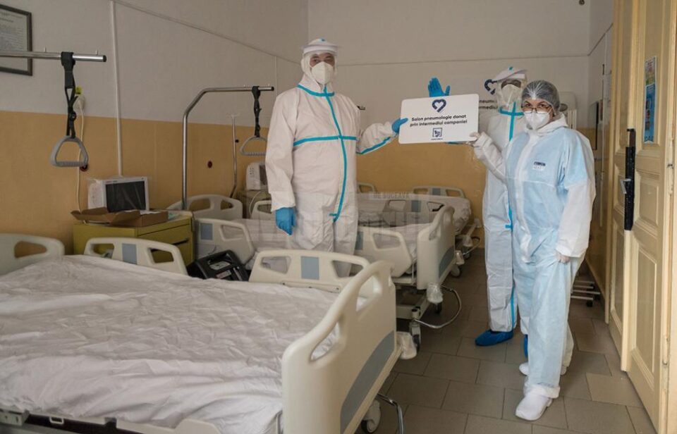 Crucea Roșie Suceava continuă să facă donații către spitalele din județ