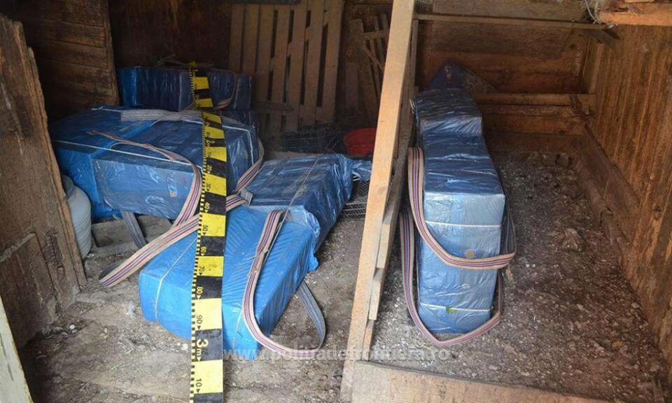 Țigări de aproape 20.000 de euro capturate și doi vicoveni cercetați penal pentru contrabandă