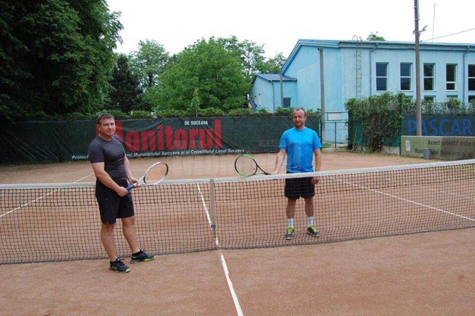 Adi Vacariu si Ovidiu Cimbru au rezistat pe teren aproape trei ore