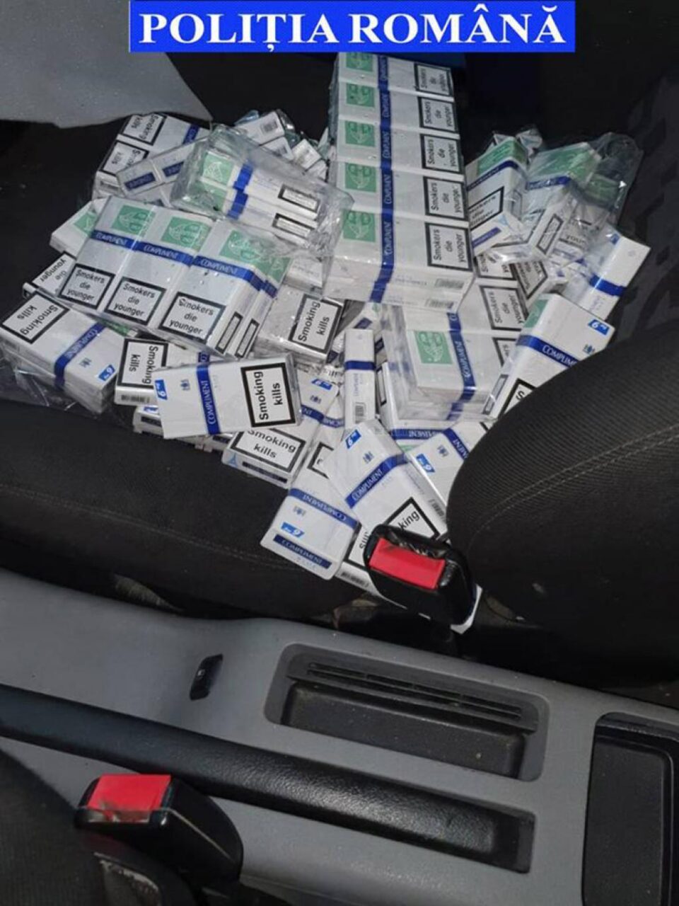 Țigări găsite ascunse în caroseria autoturismului VW Golf