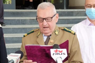 Colonel in retragere Neculai Niga a citit continutul mesajului de pe diploma de excelenta