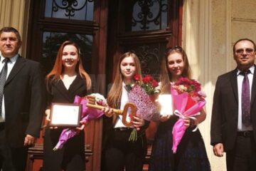 Ceremonie restrânsă pentru acordarea titlului de șef de promoție și de înmânare a cheii școlii