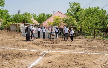 Voluntarii Asociației Tinerilor Ortodocși Suceveni au ajuns cu ajutoare la o familie greu încercată din Brăești – Botoșani