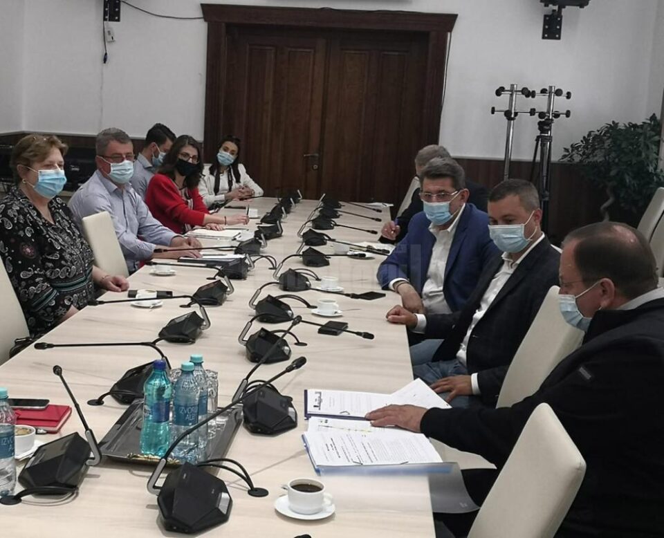 Flutur s-a întâlnit cu specialiștii și conducerea Administrației „Apele Romane”