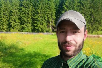 Pădurarul Răzvan Cenușă, devenit celebru anul trecut după ce a apărut într-un reportaj Recorder referitor la tăierile ilegale de pădure