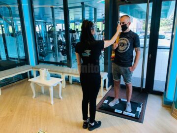 La intrarea în centru va fi verificată temperatura corporală