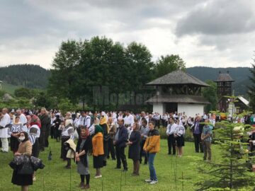 Preasfințitul Damaschin Dorneanul a sfințit duminică, împreună cu un sobor de preoți, Biserica Mănăstirii Humor