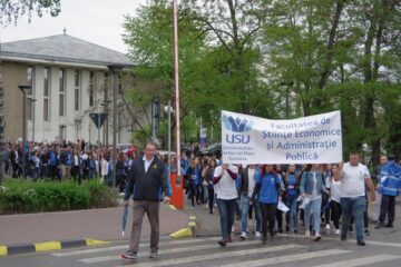 Marșul absolvenților, un eveniment devenit tradiție, care nu are loc în 2020 din cauza pandemiei de coronavirus