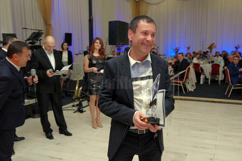Omul de afaceri Vasile Armenean a renunțat la funcția de manager al Betty Ice Suceava pentru a se ocupa de alte proiecte Omul de afaceri Vasile Armenean a renunțat la funcția de manager al Betty Ice Suceava pentru a se ocupa de alte proiecte