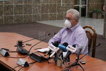 Primarul Sucevei, Ion Lungu, în conferință de presă, pe timp de pandemie