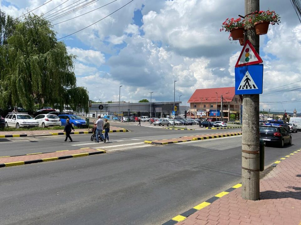 Dan Cușnir consideră că primarul Ion Lungu ar fi trebuit să decidă marcarea trecerilor de pietoni, înainte de a vopsi bordurile