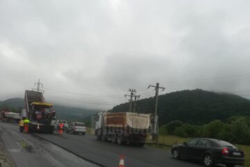 Asfaltarea DN 17, pe porțiunea Frasin-Humor, mutată pe timp de noapte