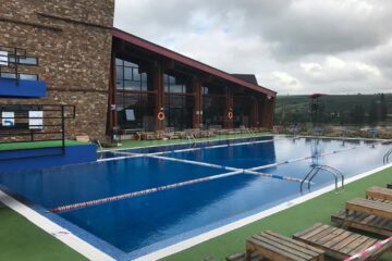 Piscinele din complexul Nada Florilor din Fălticeni s-au redeschis pentru public
