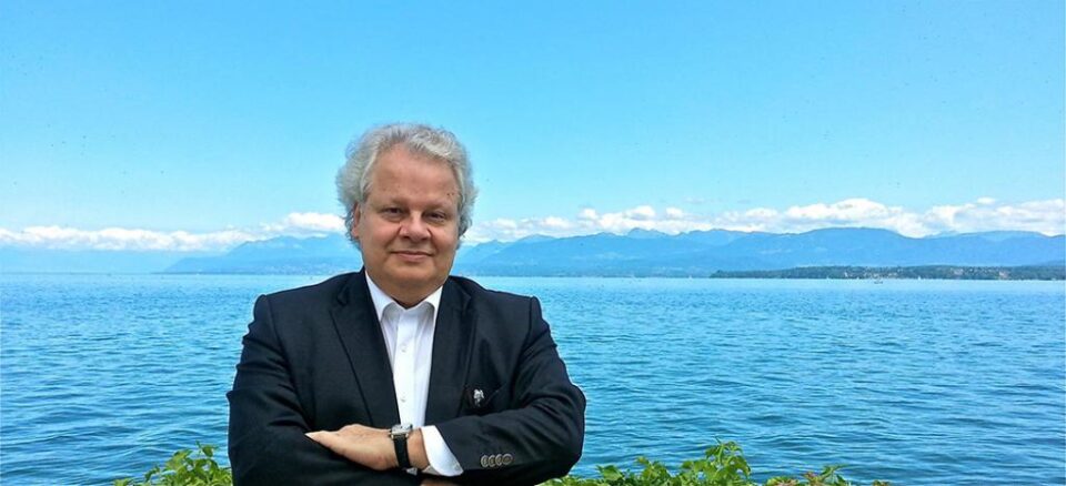Omul de afaceri Jean Valvis donează un aparat performant pentru testarea populației din bazinul Dornelor la anticorpii de coronavirus Omul de afaceri Jean Valvis donează un aparat performant pentru testarea populației din bazinul Dornelor la anticorpii de coronavirus