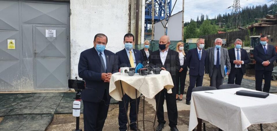 Flutur a anunțat de la Vatra Dornei că din 2022 vor începe lucrările la autostrăzile spre Ardeal si București Flutur a anunțat de la Vatra Dornei că din 2022 vor începe lucrările la autostrăzile spre Ardeal si București