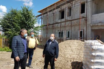 Proiectele de dezvoltare din Siret, inspectate de Gheorghe Flutur și primarul Adrian Popoiu