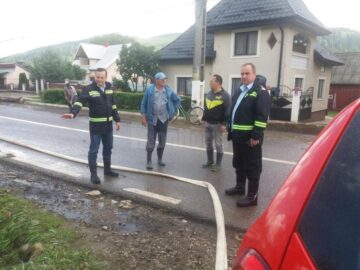 Pompierii suceveni, asaltați de apelurile pentru intervenții de evacuare a apei