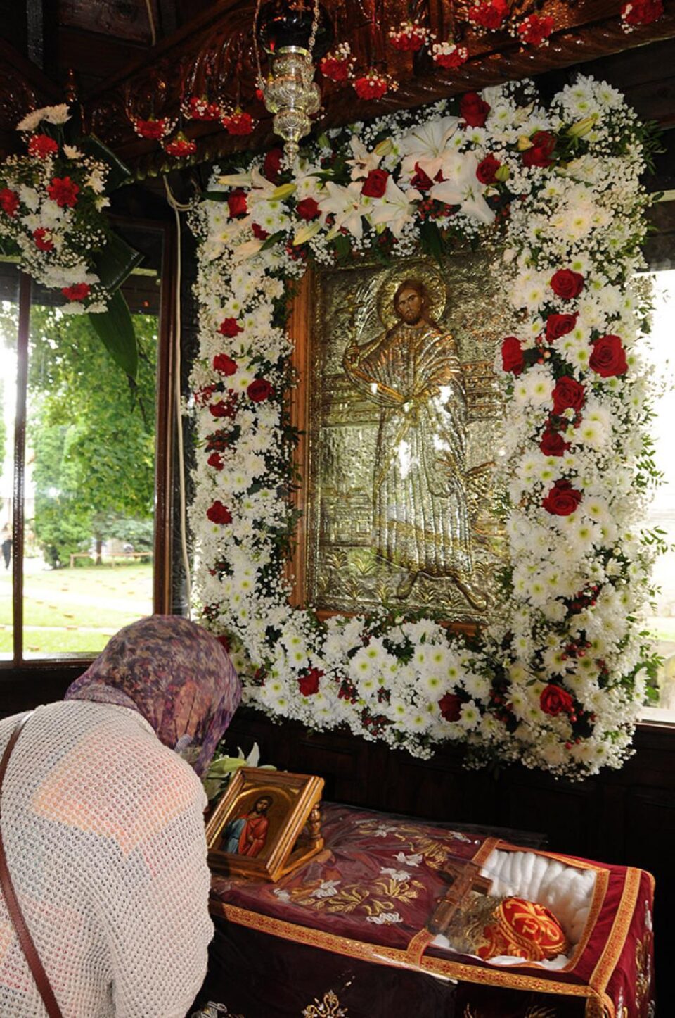 Credincioșii au început pelerinajul la Moaștele Sf. Ioan cel Nou la primele ore ale dimineții