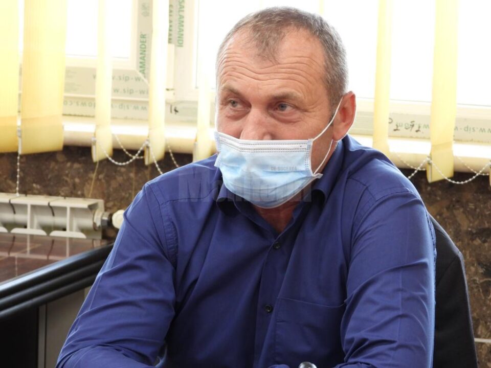 Adrian Arămescu, care stă în Burdujeni, i-a răspuns că aberează și e absurd să te împotrivești unei investiții private, care încurajează transportul electric