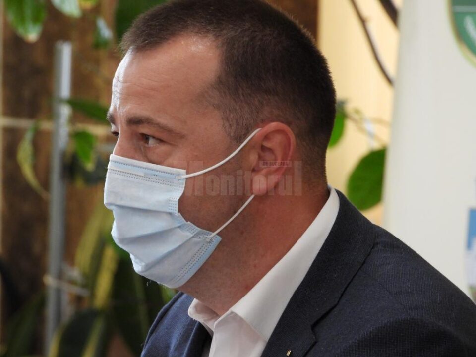 Viceprimarul Lucian Harșovschi a precizat că notele de constatare se pot achita și online, pe amenzi.primariasv.ro