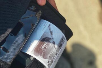 Notele de constatare pentru parcare sunt imprimate și cu fotografia mașinii, alternativă la amendă fiind plata tarifului majorat