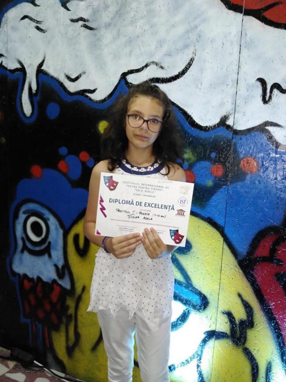 Eleva Adela Șulea, de la „Miron Costin”, a obținut marele premiu la un concurs de teatru