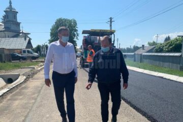 Gheorghe Flutur a inspectat lucrările la drumul Boroaia - Giulesti - limita cu județul Neamț