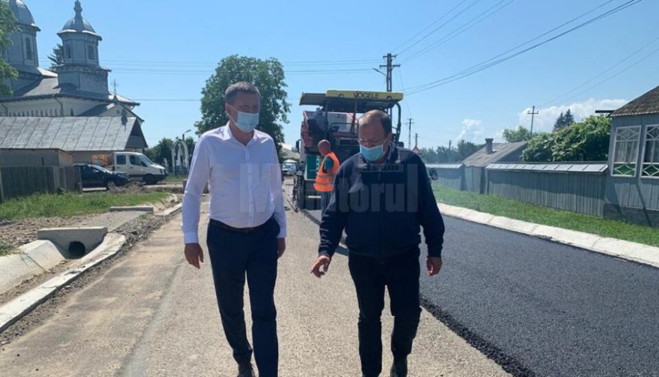 Gheorghe Flutur a inspectat lucrările la drumul Boroaia - Giulesti - limita cu județul Neamț Gheorghe Flutur a inspectat lucrările la drumul Boroaia - Giulesti - limita cu județul Neamț