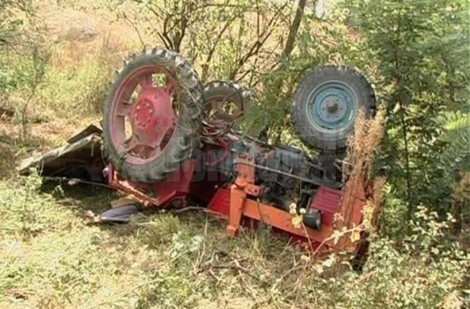 Tractorul răsturnat