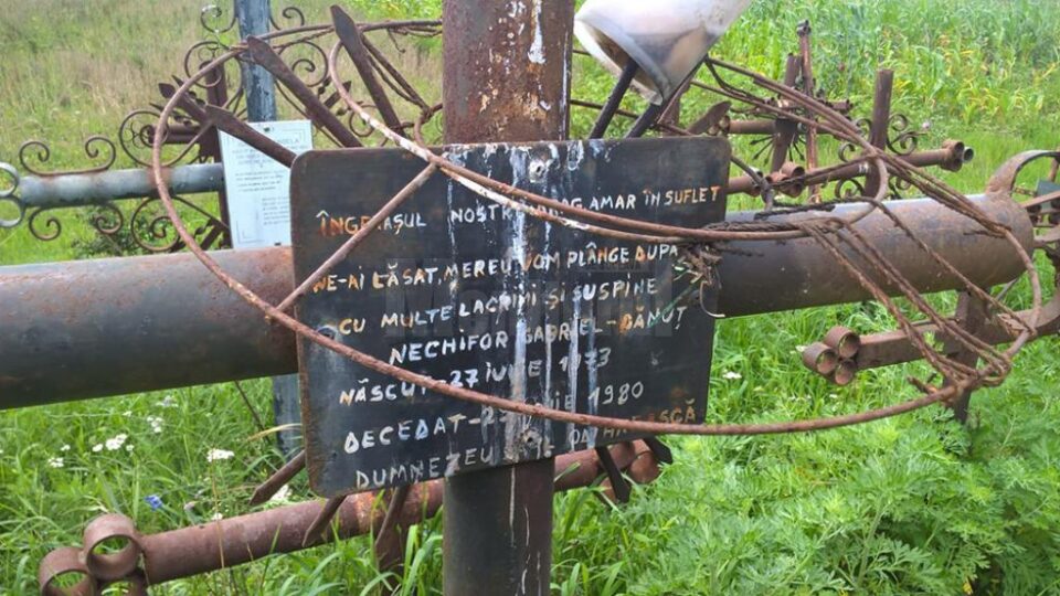 Cruci ridicate în memoria celor dispăruți în accident