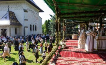 Slujba parastasului de 40 zile, la Mănăstirea Sf. Ioan cel Nou Suceava