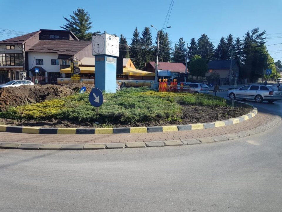 Vechiul ceas din sensul giratoriu de la Orizont va fi înlocuit cu unul modern