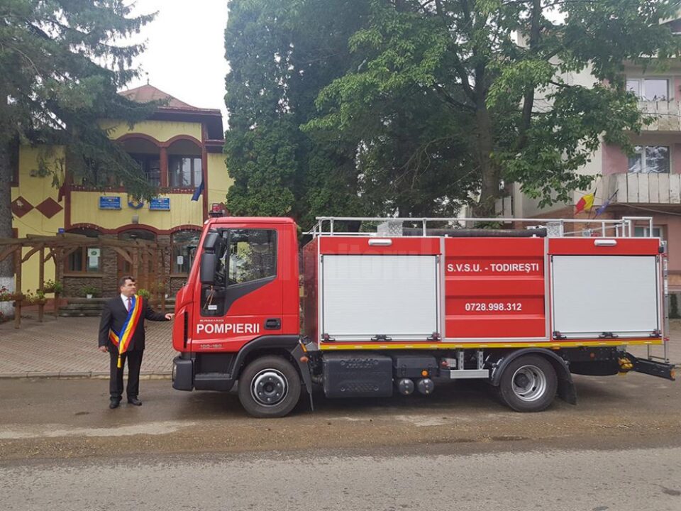 Tot printr-un proiect european, Primăria Todirești a achiziționat o mașină nouă de pompieri Tot printr-un proiect european, Primăria Todirești a achiziționat o mașină nouă de pompieri