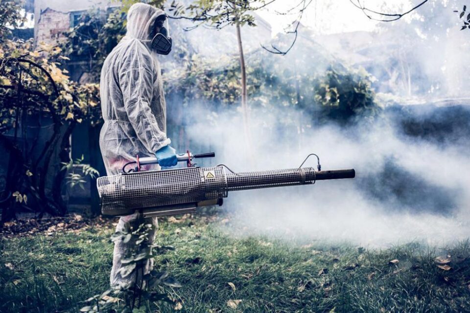 Campanie de dezinsecție, împotriva căpușelor, în municipiul Suceava