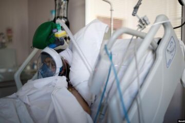 Pacient cu Covid-19 in ATI sursa foto radio europa libera