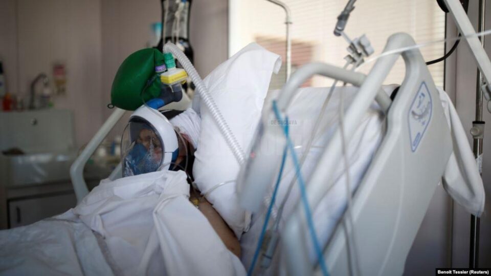 Pacient cu Covid-19 in ATI sursa foto radio europa libera