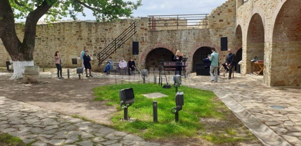 Momente artistice susținute de Ansamblul „Ciprian Porumbescu”