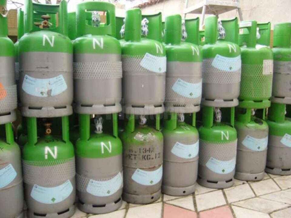 Protagoniștii unui transport ilegal de peste 130 de butelii de freon, cercetați penal