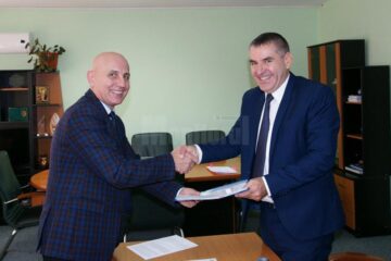Vasile Asandei și primarul orașului Siret, Adrian Popoiu