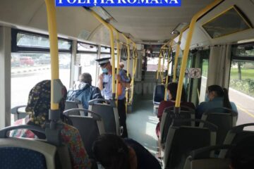 Control al politiei privind purtarea mastii in autobuze