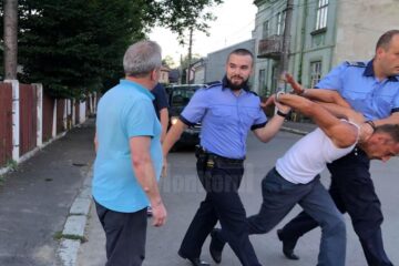 Încătușarea în stradă