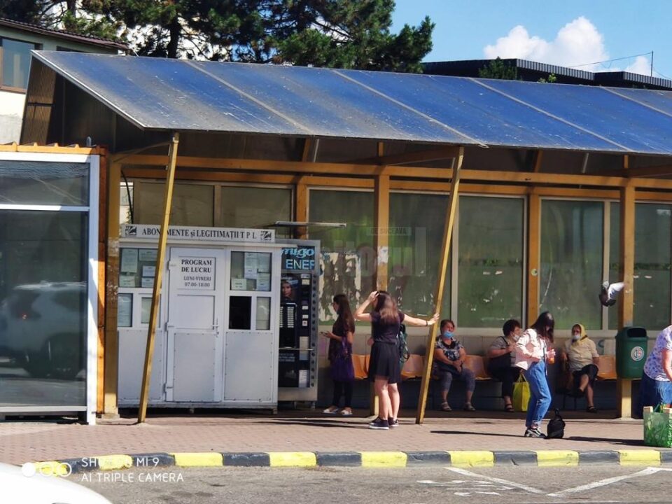 Abonamentele gratuite pentru elevi se eliberează de la ghișeele TPL din Centru și Obcini 2