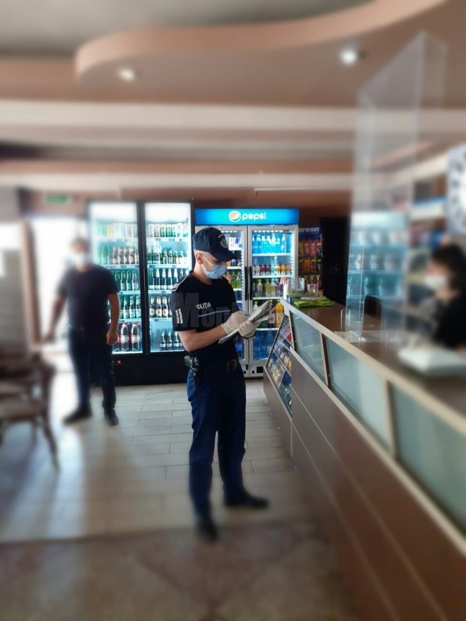 Polițiști în control