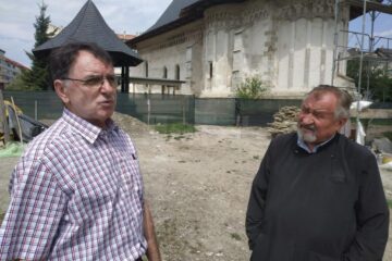 Mihai Bradu și preotul Nicolae Horga