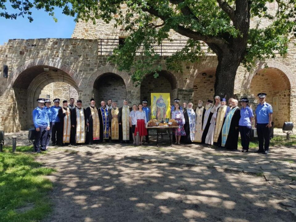 Ștefan cel Mare, cinstit la Cetatea de Scaun de preoții pensionari din Protopopiatul Fălticeni Ștefan cel Mare, cinstit la Cetatea de Scaun de preoții pensionari din Protopopiatul Fălticeni
