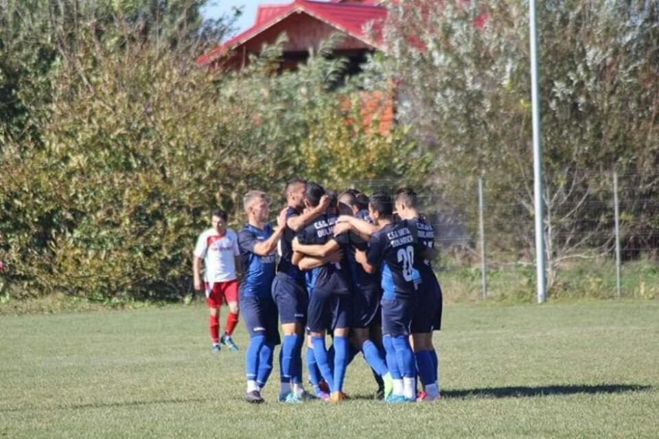 Fotbaliștii echipei din Dolhasca speră să aibă motive de bucurie, după meciurile de baraj din luna august Fotbaliștii echipei din Dolhasca speră să aibă motive de bucurie, după meciurile de baraj din luna august