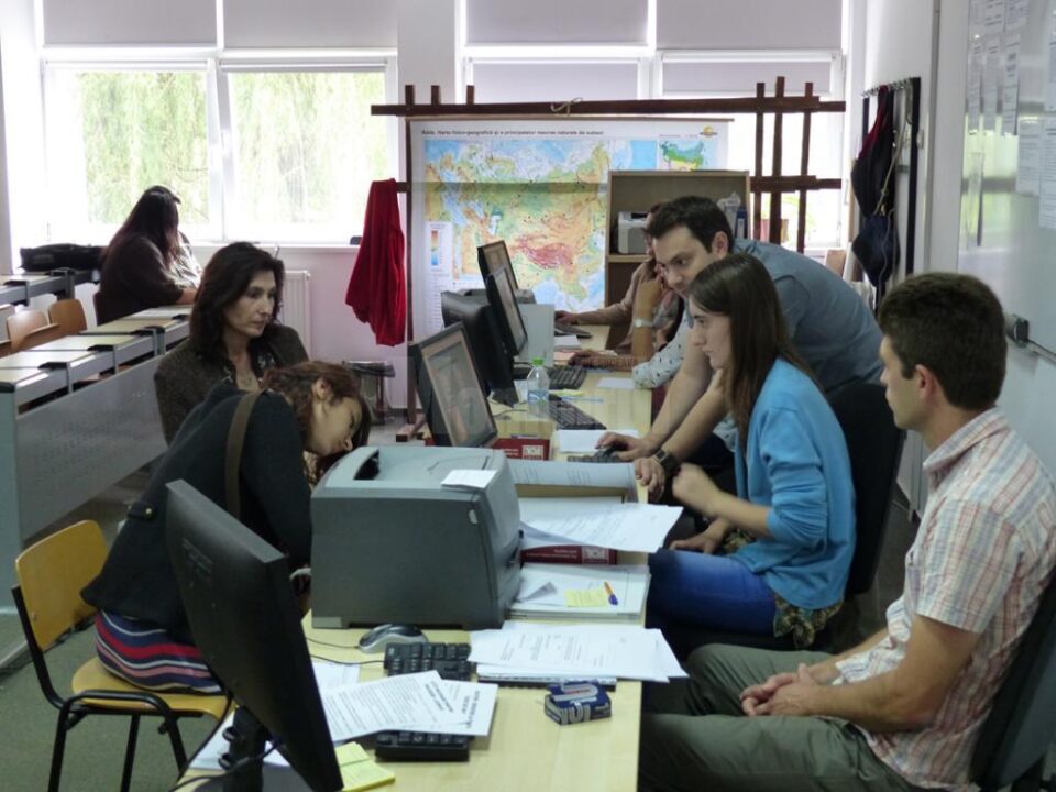 Candidații au preferat să vină fizic cu dosarul și să nu folosească varianta online