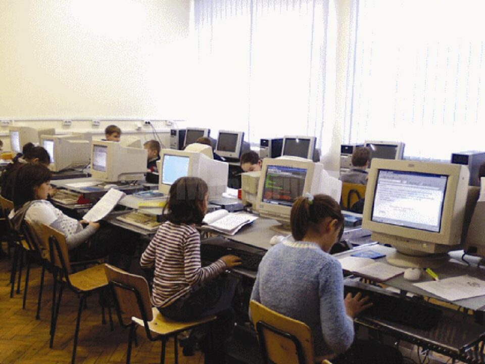 Cum este școala astăzi așa va arăta societatea mâine