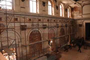 Sala principală a cazinoului, aflată în plin proces de renovare