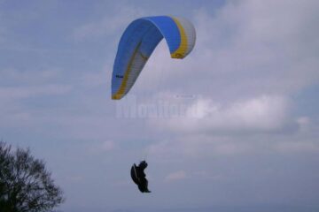 Miercuri seara, bărbatul zbura în zona Pătrăuți